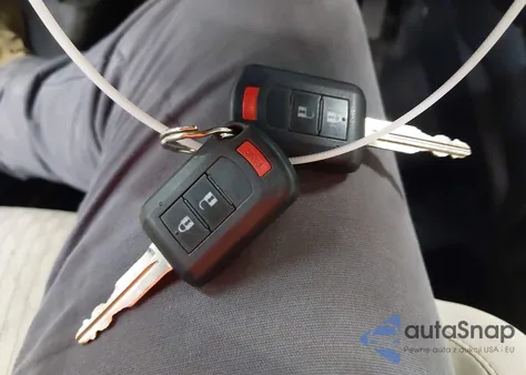 2017 Mitsubishi Outlander Sport 2.0 Es z USA, uszkodzony, nr VIN JA4AP3AU8HZ009517